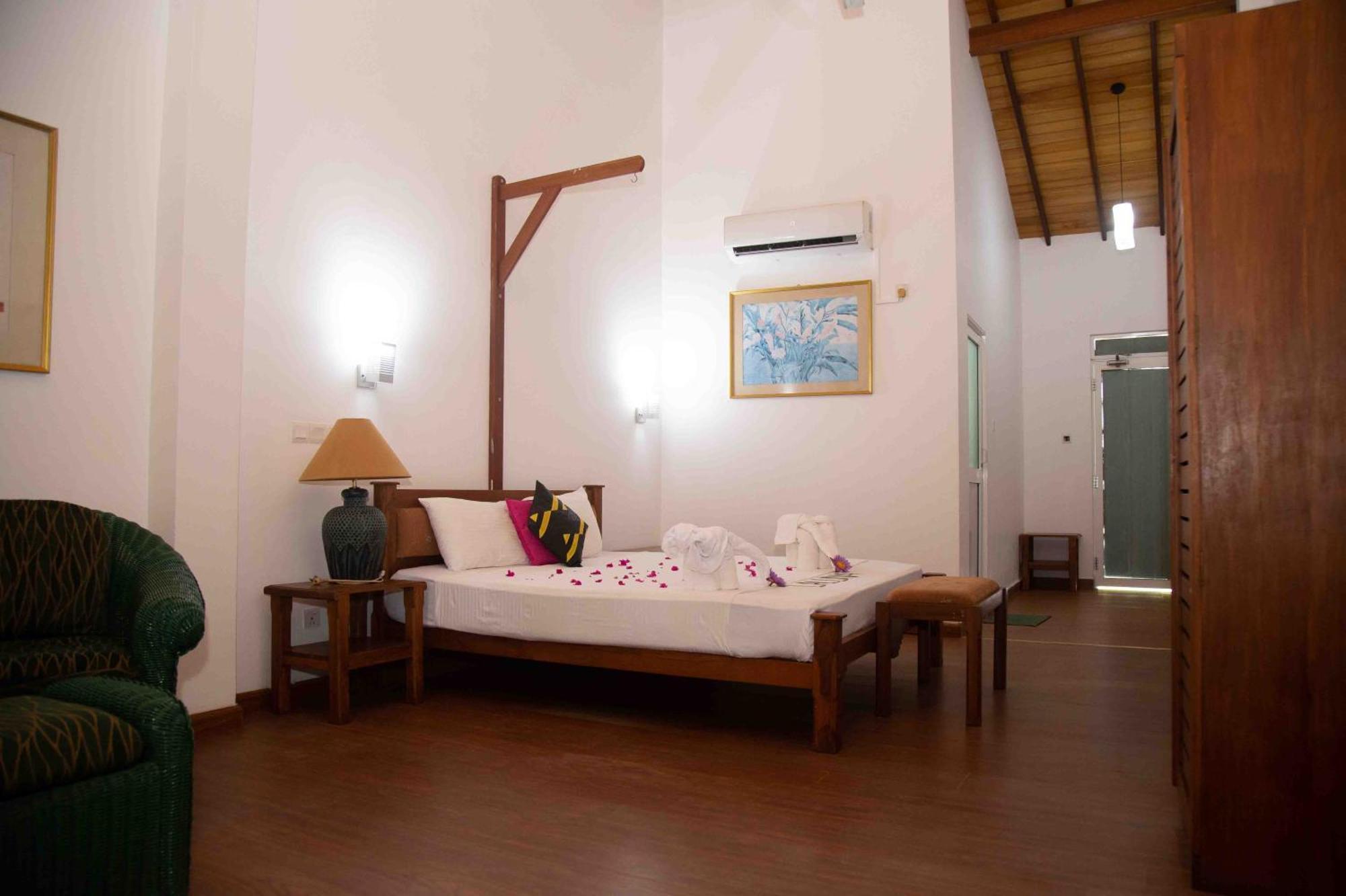 Laluna Ayurveda Resort Bentota Exterior foto